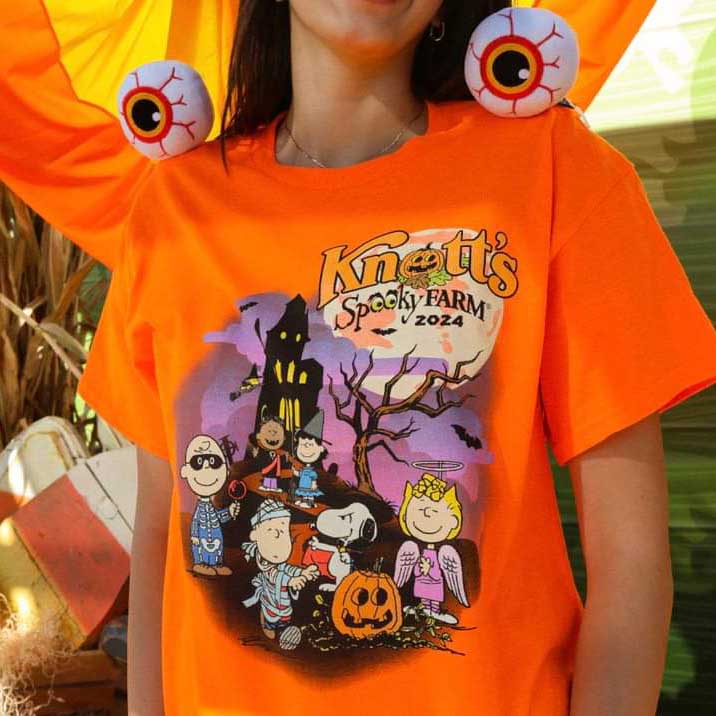 Knott's Scary Farm Glow-In-The-Dark Eyeball Shoulder Sitter